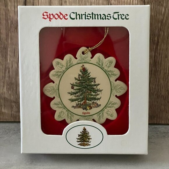 Spode Christmas Tree Hanging Christmas Tree Ornament Scalloped Vintage Boxed - Picture 1 of 7